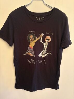 UP Unfortunate Portrait Winfrey Wintour 'Win-Win'  Graphic Tee size Medium
